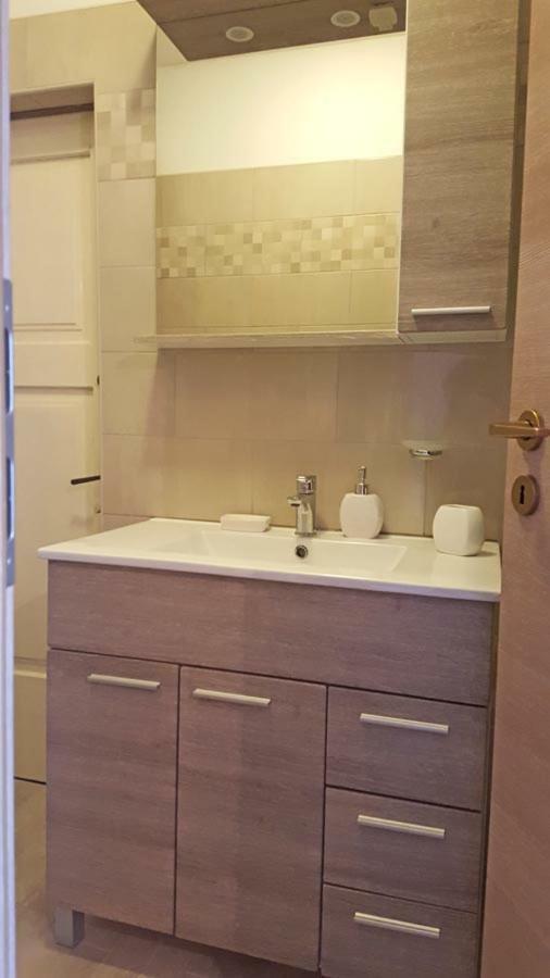 Crveni Apartman Cres Εξωτερικό φωτογραφία