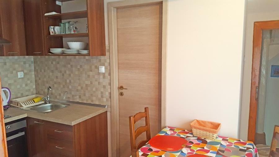 Crveni Apartman Cres Εξωτερικό φωτογραφία